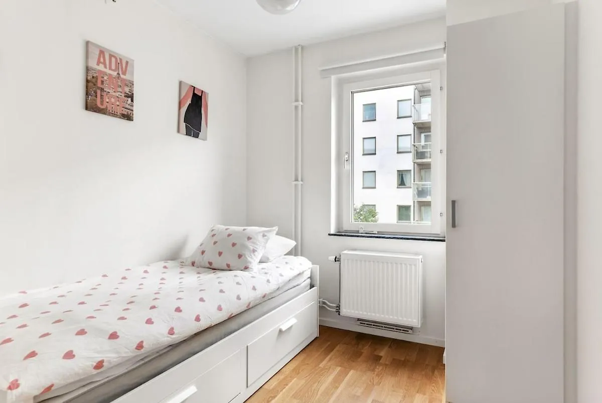 Spacious Apartment Close To Stockholm City & Mall 스웨덴